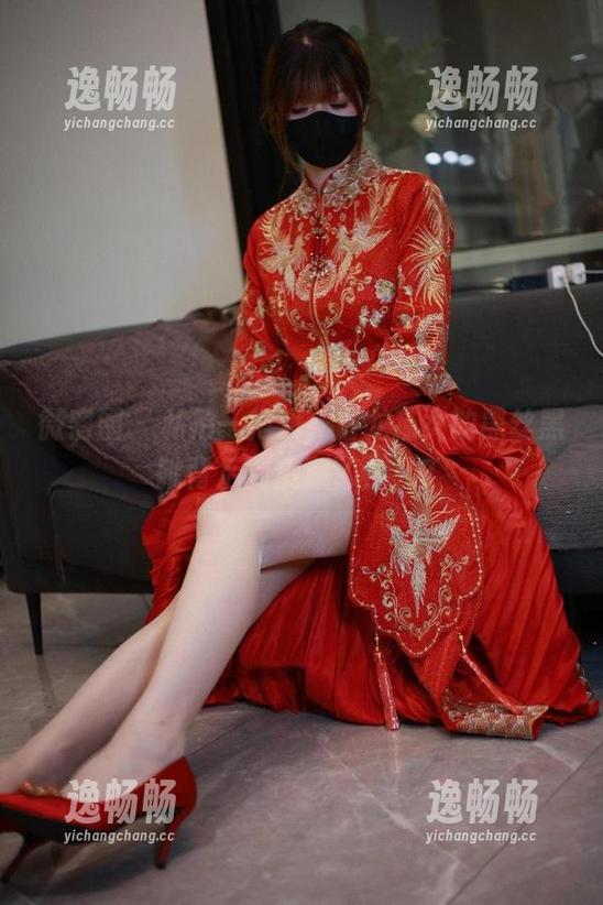 微密圈 - 私拍一把戏，白龙猫女的黑丝黑靴背后到底藏了什么？