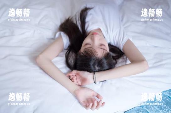 祖木子最新的美图，白丝少女这姿态，是要抓住我们的眼球吗？