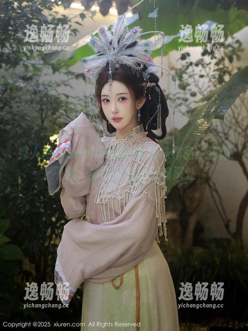 秀人网 - sophie余冰的棉袜作品：看似平常，却总能戳到灵魂深处
