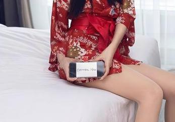 秀人网 – 美图虽好，俞漫的吊带，下载后真能展示？