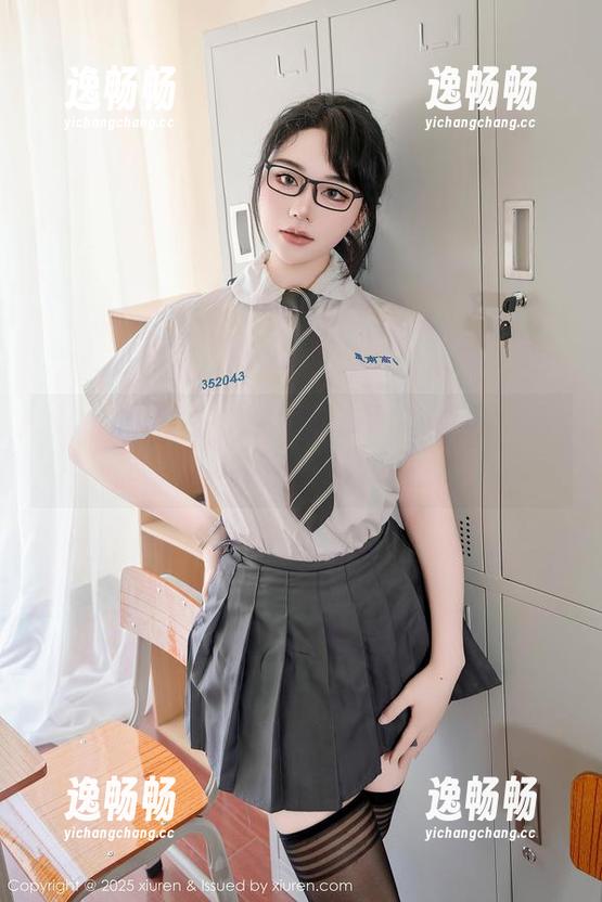 秀人网 - 明日花桃桃的泳衣字体太骚，高清写真如何带我入坑？