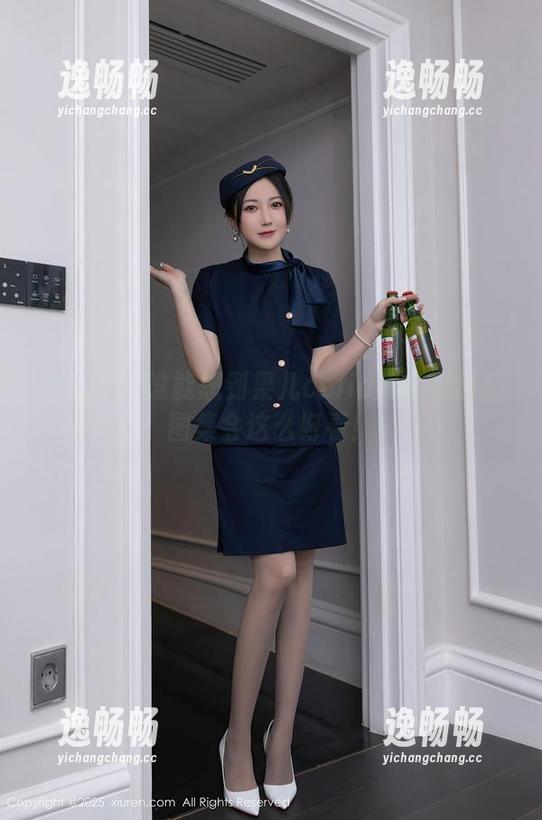 秀人网 - 谁能想到果儿celia的全套制服图集会这么好看！