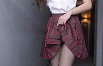 秀人网 – 一秒被俘获！糯美子mini白裙写真，贼好看！