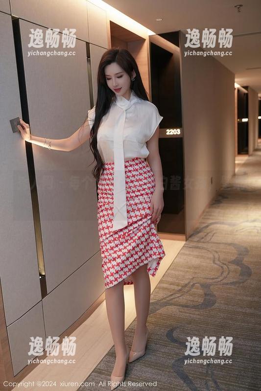 秀人网 - 每个角度都是萌白酱女孩，壁纸达人走起！