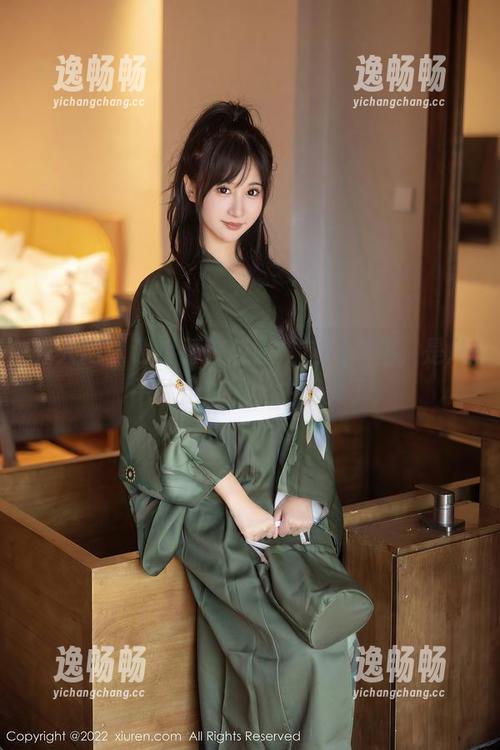 秀人网 - 谢小蒽在校园：这届美图，是从午休走散的学生长大了