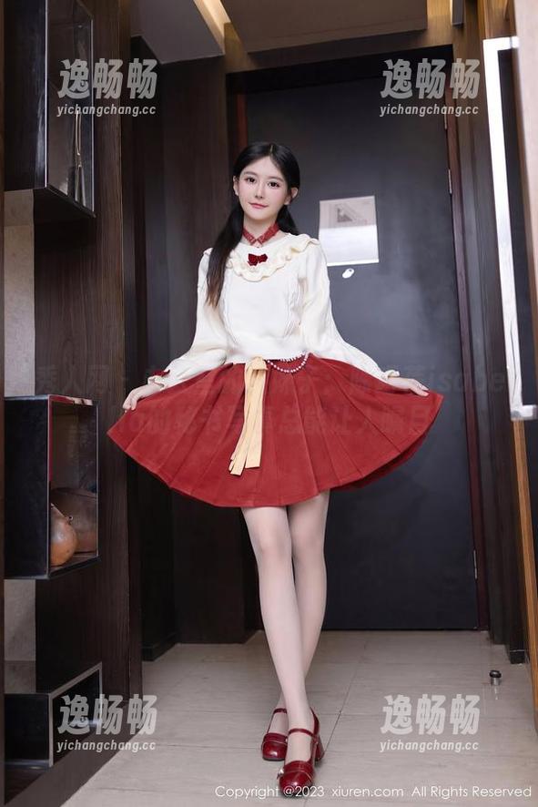 秀人网 - 办公室的软妹子：陈巧蓓isabella的秘书写真总能让人瞩目