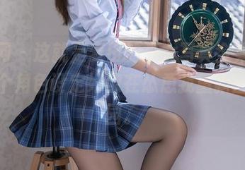 秀人网 – 这就是麦田的少女写真全集，呵，这个角色设定好像在怂恿我重新回到校园。