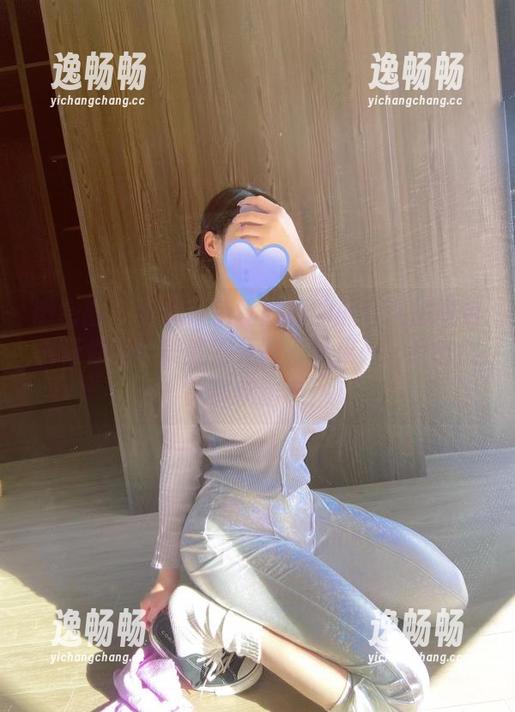 紫色哒豚豚 微密圈 - 听说紫色哒豚豚的黑丝私拍图包能让你的审美变得更高,结果……我依然只喜欢猪手!
