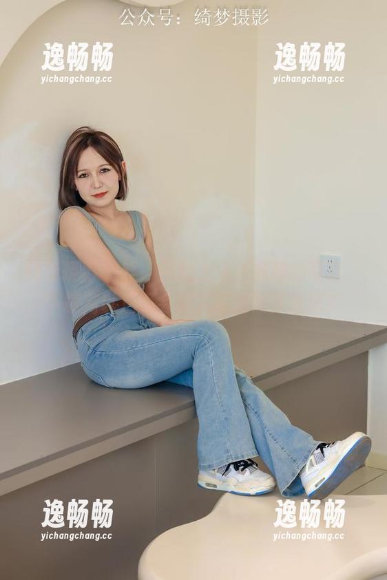 绮梦摄影 - 哇，网盘上小关妹妹的写真，下载完以后不会有人催我做作业吧？