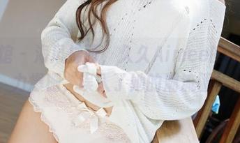 美媛馆 – 海风拂面，久久Aimee的私拍能力爆棚，误入了她的潮流圈！