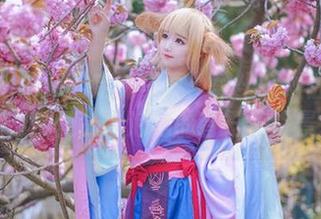 羽天shine的定制写真：就坐在浴缸里聊聊，顺便让水泡泡的音符作背景。