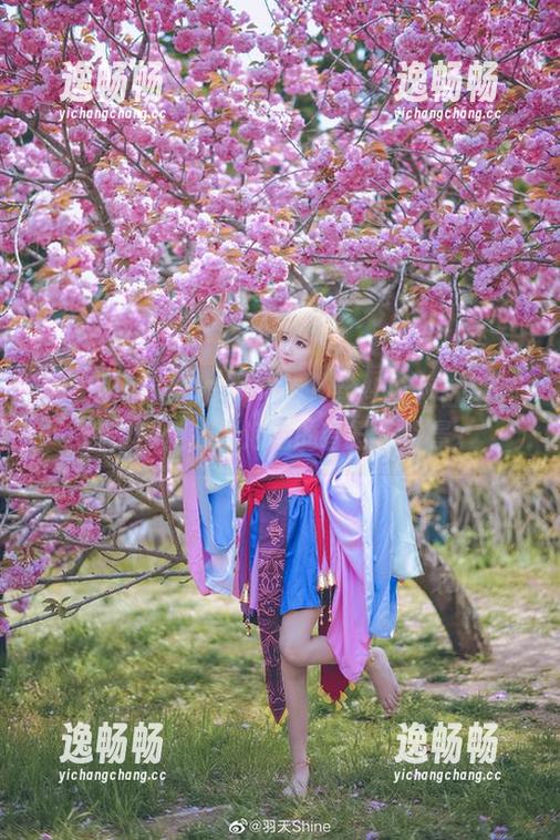 羽天shine 羽天shine的定制写真:就坐在浴缸里聊聊,顺便让水泡泡的音符作背景。
