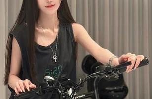 腐团儿Ikaros运动不会停——一包图好像在和我说话