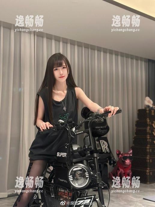 腐团儿Ikaros运动不会停——一包图好像在和我说话