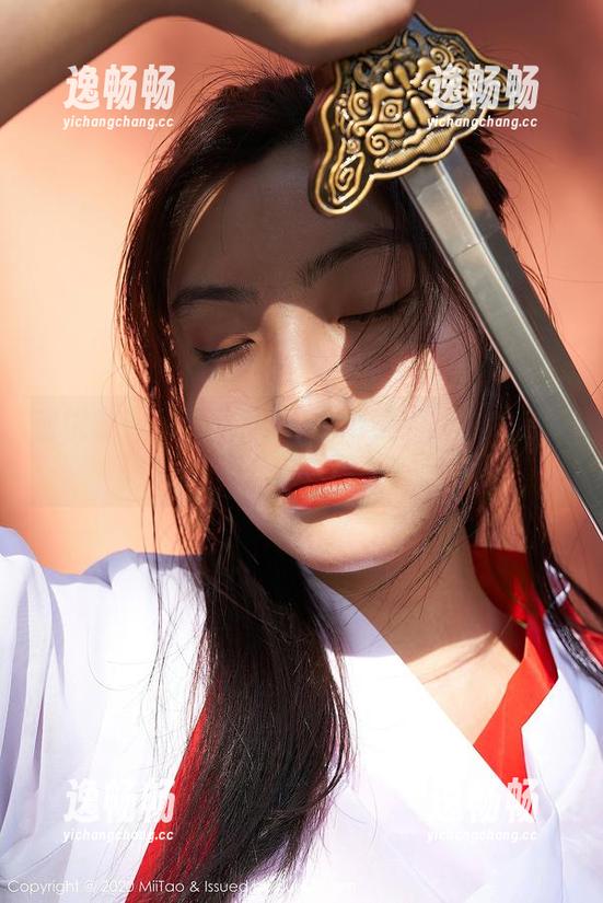蜜桃社 - 资源分享：Gina学姐的照片会不会提升你的审美？