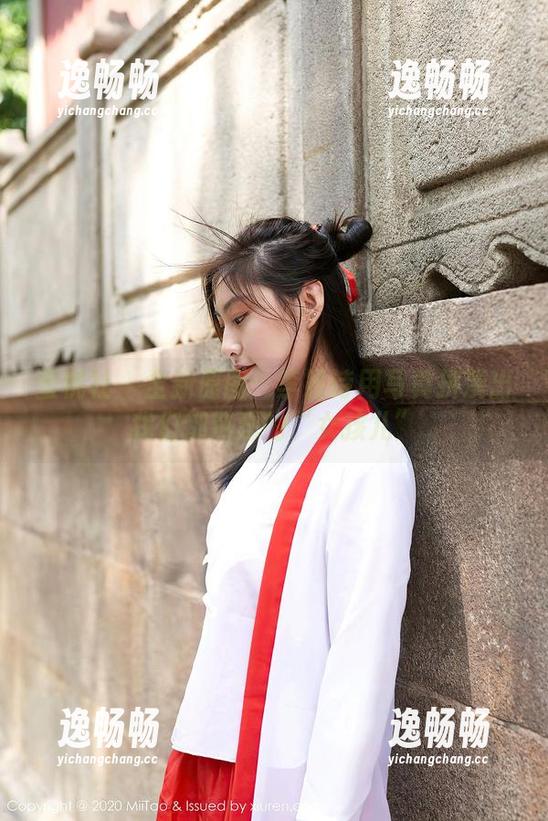 蜜桃社 - 全新原图：李颖诗用写真拼凑出我们都熟悉的“女孩儿”