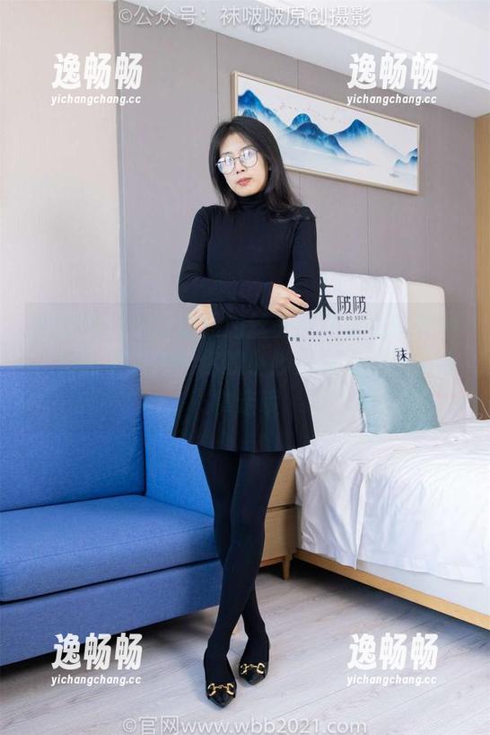 袜啵啵 - 小淳的短肉丝美图让你心旷神怡，别忘了记得给你的小脚尖加点固！免费拿走哦