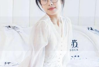 袜啵啵 – 来自雪糕的视频检阅，无圣光只是为了衬托那超近的细节，你不觉得吗？