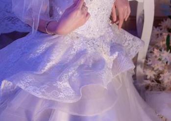 西瓜少女cos粉草，图片里都是“飞”来的草吗？