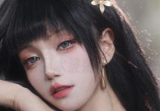 贰加六在游船上的那一瞬间，高清图片里好像能听到水波荡漾的声音……