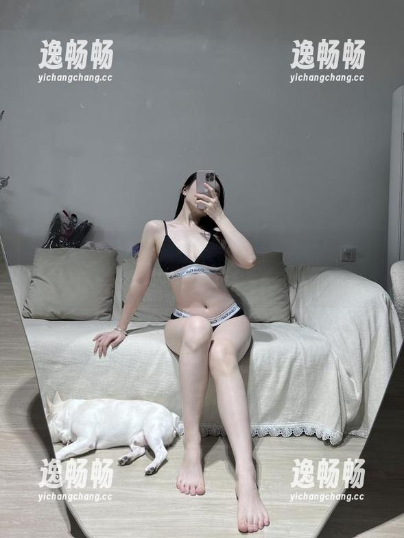 微密圈 - 也许是我太多愁善感，铁锤姐姐的白色蕾丝袜好想下载收藏！