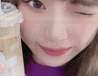 轻轻松松的白，闪月半给你带来的私拍美图真是，让人不小心咳嗽了。