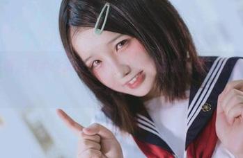 不止是透明，阿半今天很开心的女仆作品集下载让你窥见些微不一样的美。
