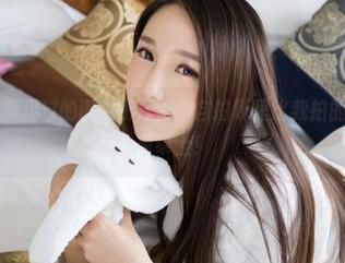 青豆客 – 你没见过的谭晓彤：她的自拍哪里比我拍的好？资源包裹奉上！