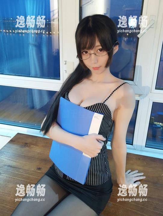 魔物喵nigisa 私拍图包里的魔物喵nigisa,婚纱与喵咪的千丝万缕