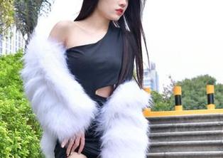 魔镜街拍 – 有一家私房，艾小青的旗袍走了一圈又一圈，图片又再回来了